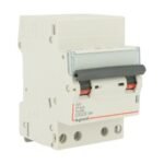 LEGRAND DX3 Disjoncteur tétrapolaire 32A auto/vis courbe C 4,5kA 400V - 406922